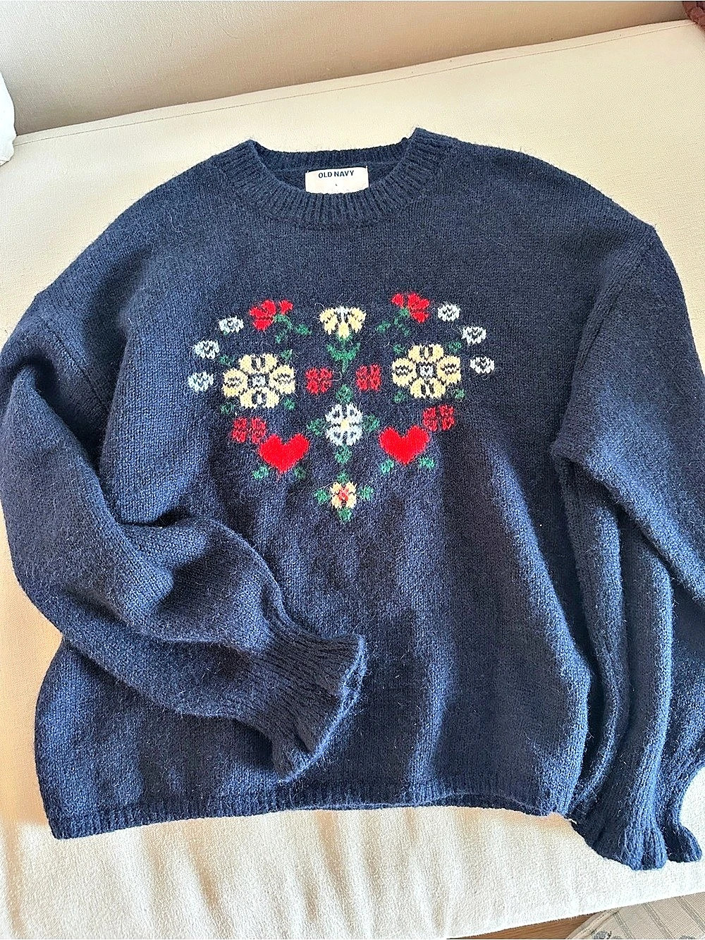 Old Navy Loose Crew-Neck Wool-Blend Graphic Cropped Sweater Graphic Cropped